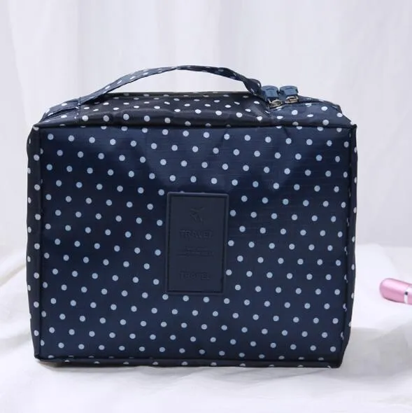 Waterproof%20Cosmetic%20Bag%20for%20Women%20Large%20Capacity%20Portable%20Travel%20Makeup%20Pouch%20Organizer%20-%20Image%203