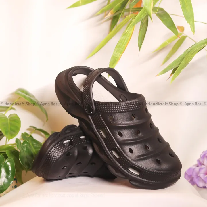 New%20Trendy%20Waterproof%20Crocs%20Sandal%20Shoe%20for%20Boys%20and%20Girls%20comfortable%20summer%20shoe%20for%20men%20and%20women%20Rain%20Shoe%20Sandal%20Beach%20Sandal%20-%20Image%202