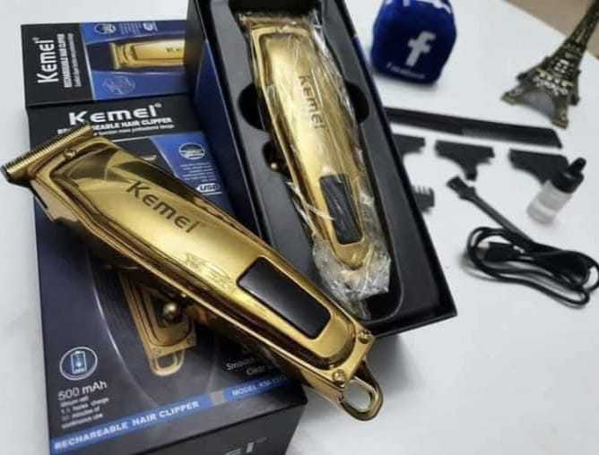 Kemei%20Km-1313%20Rechargeable%20Digital%20Display%20Hair%20and%20Beard%20Trimmer%20-%20Image%202