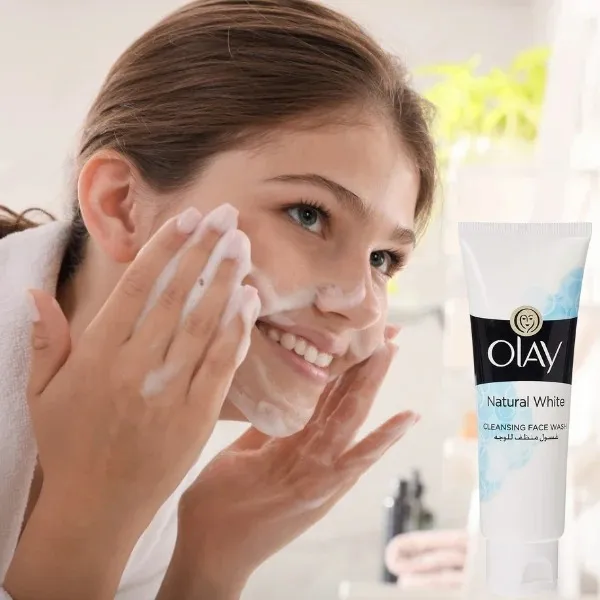 OLAY%20NATURAL%20AURA%20CLEANSING%20FACE%20WASH%20-%20100ML%20-%20Image%202