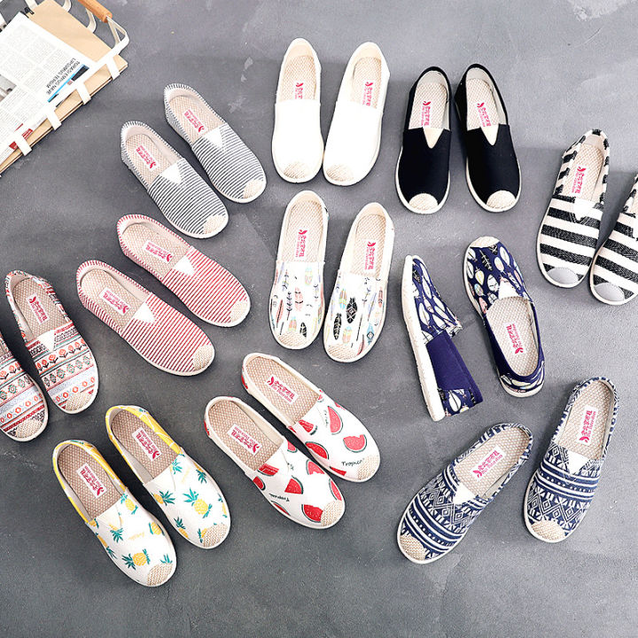 24%20Spring%20and%20Autumn%20New%20Single%20Shoes,%20Women's%20Old%20Beijing%20Cloth%20Shoes,%20Mother's%20Shoes,%20Low-top%20Anti-slip%20Soft-soled%20Casual%20Canvas%20Shoes,%20a%20Dropshipping%20-%20Image%202