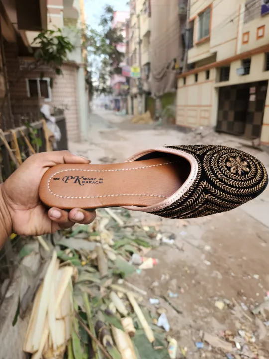 Girls%20exclusive%20Eid%20collection%20nagra%20shoes%20-%20Image%204