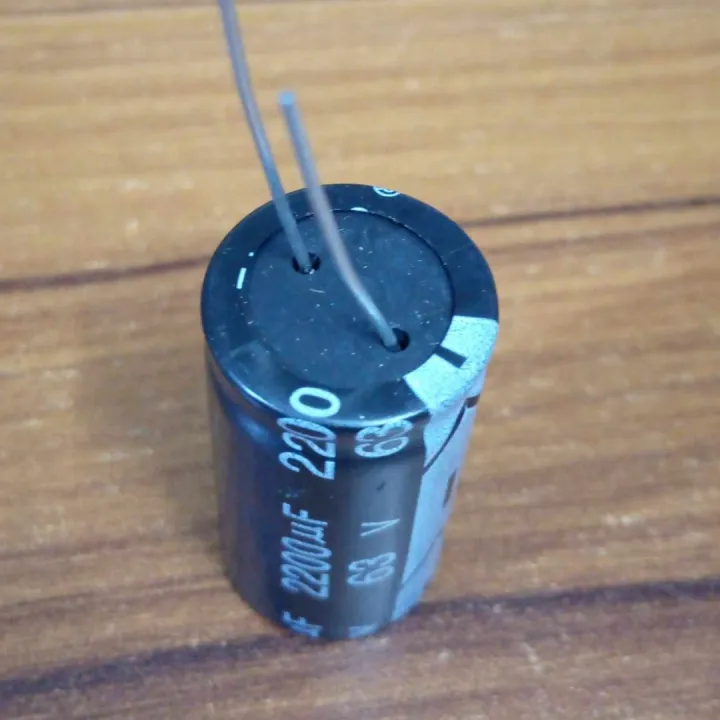 2200uF%2063V%20RADIAL%20Electrolytic%20Capacitor%202200uF%2063V%20Radial%20Polarized%20Aluminum%20Electrolytic%20Capacitors%202%20Pin%20Leads%20Connections%20Leg%20-%20Image%204