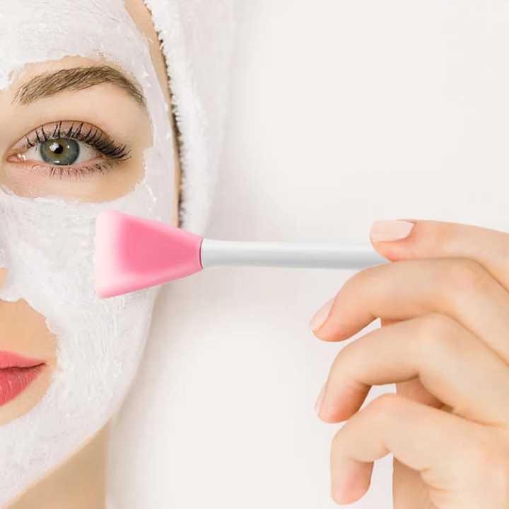 Bear%20Double%20Head%20Facial%20Mask%20Brush%20Silicone%20Applicator%20Spoon%20Spatula%20Stirring%20Stick%20Women%20Skin%20Face%20Cleansing%20Care%20Home%20Makeup%20Tools%20-%20Image%202