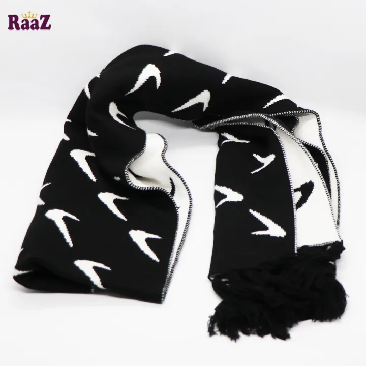 Black%20And%20White%20Woolen%20Scarf,%20Soft%20Muffler%20Stylish%20Fashion%20Scarf%20For%20Men%20And%20Women%20-%20Image%205