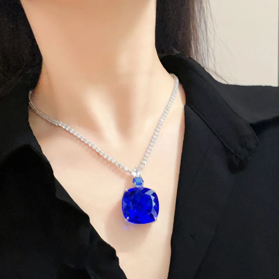 Cross-border imitation royal sapphire square pendant set light