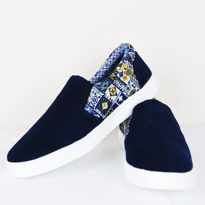 Fashionable%20Blue%20Black%20And%20Cream%20Color%20JAPANESE%20Casual%20Sneakers%20Canvas%20Shoes%20For%20Men%20Fashionable%20Lightweight%20And%20Comfortable%20Shoes%20-%20Image%207