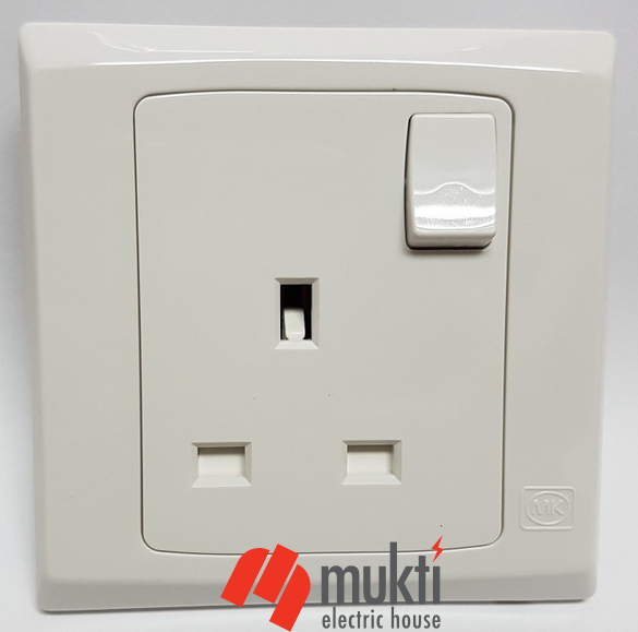 MK%20Made%20in%20Singapore%20SLIMLINE%20PLUS%2013A%203%20Pin%20Flat%201%20Gang%20Socket%20with%20Switch%20Three%203Pin%20-%20Image%202