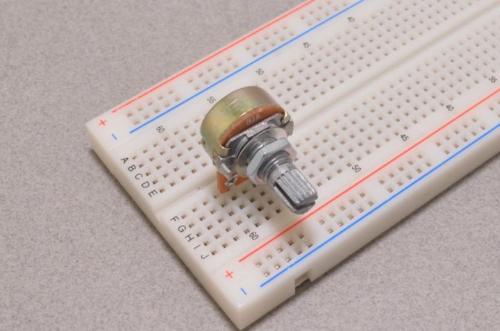 2Pcs-%203%20Pin%201K%20Potentiometer%20Panel%20Mount%201K%20Ohm%201/2%20Watt%203%20Terminal%20Leads%20Single%20Gang%20Linear%20Taper%20Rotary%20Potentiometer%201K%20Ohm%20Adjustable%20Variable%20Resistor%20Volume%20Pot%20-%20Image%203