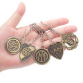 Football Club Team Logo Metal Keychain Keyholder Car Keyring Pendant Real Madrid Ac Milan Barcelona Football Club Souvenir Keychain for Football Soccer Fans.