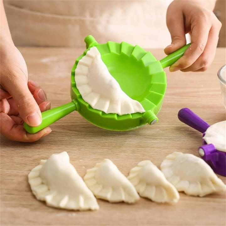 Kitchen tools 4 pcs plastic dough press dumpling pie maker