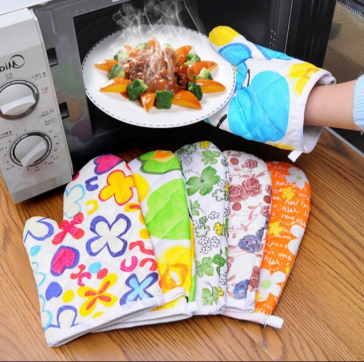 Baking%20Essential%20Cotton%20Padded%20Heat%20Proof%20Microwave%20Baking%20Oven%20Mitt%20Gloves%20Kitchen%20for%20Cooking,%20Non%20Slip,%20Set%20of%202%20(30cm%20Long)%20Baking%20Items,%20Random%20Patterns%20-%20Image%202