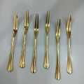 6 pcs golden colour Stainless Steel Dessert Cake Western Fork Small Fruit Fork Stainless Steel Moon Cake Fork Set For Restaurant.