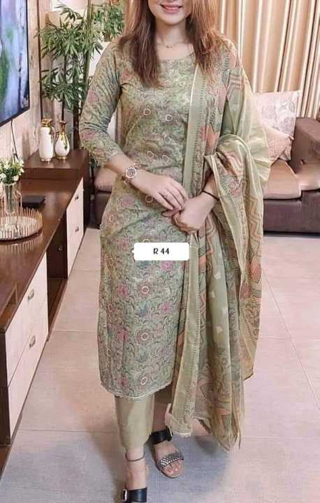 New%20Un%20Ready%20Skin%20Print%20Cotton%20Three%20Piece%20Shalwar%20Kameez%20for%20Women%20-%20Image%203