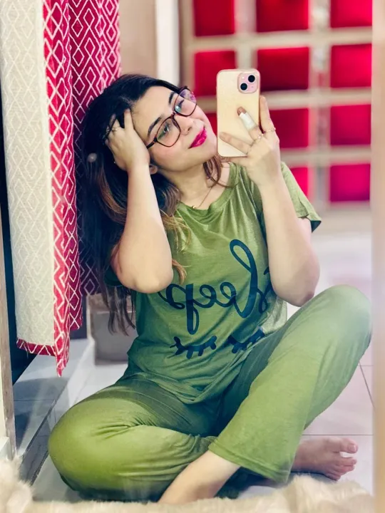 Women%20Home%20Wear%20Two-Piece%20Clothes%20V-Neck%20Solid%20Color%20Short%20Sleeve%20T-shirt%20+%20Long%20pant%20by%20%20soha%20mart%20-%20Image%205