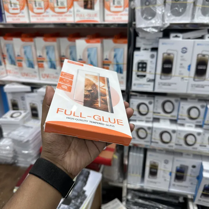 Tecno%20Camon%2040%20Pro%20(A+%20GRADE)%20Premium%20UV%20Tempered%20Glass%20Screen%20Protector%20Curved%20with%20Liquid%20Glue%20and%20Full%20Glue%20-%20Image%202