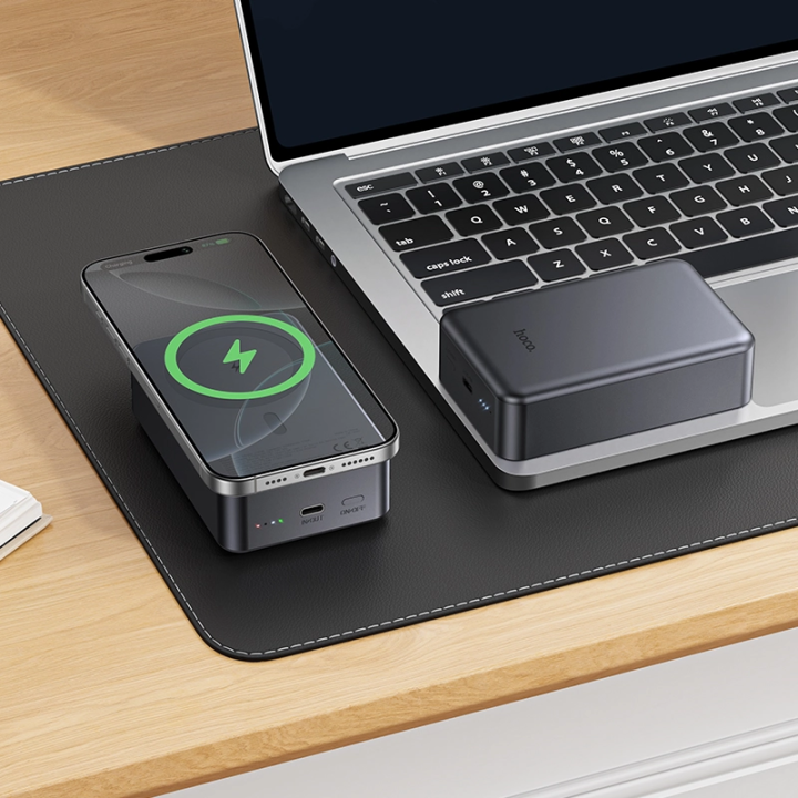 Hoco%20J160B%20PD20W%20Wireless%20Magnetic%2020000mAh%20Big%20Capacity%20Power%20Bank%20-%20Image%205