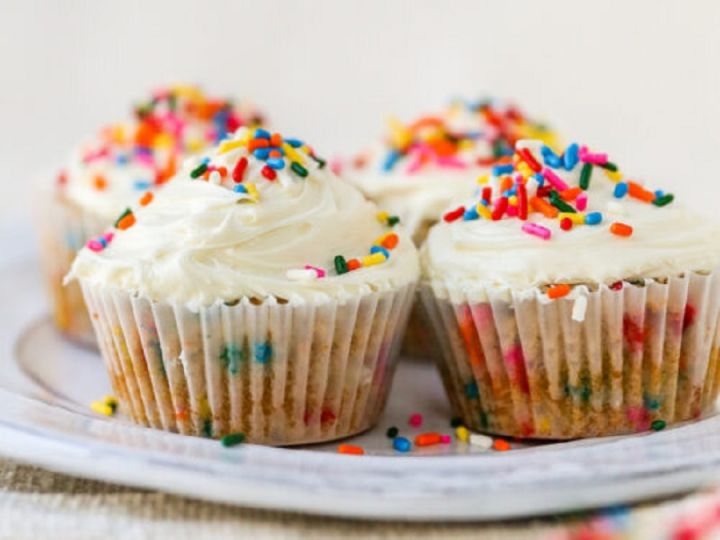 24%20pcs-%20Regular%20size%20Assorted%20Paper%20Cupcake%20Liners%20Muffin%20Cases%20Baking%20Cups%20cake%20mold-%20Randomly%20Selected%20Design%20-%20Image%202