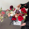 Flower Box
Gift Box
Portable Flower Arrangement Box
Party Supplies
Handheld Flower Box.