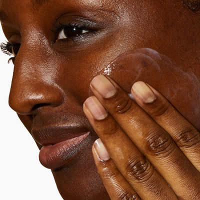 CeraVe%20Hydrating%20Facial%20Cleanser%20(236ML)%20-%20Image%203