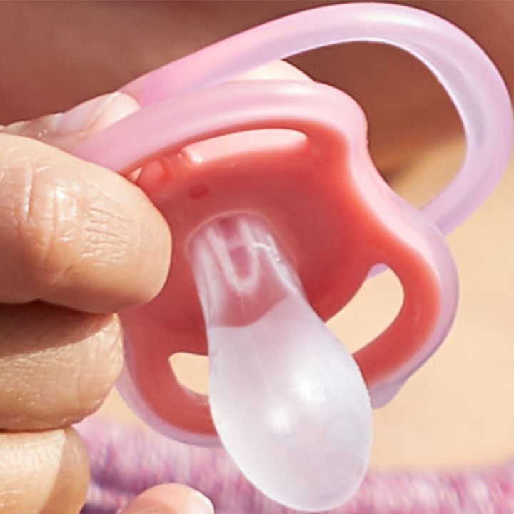 Philips%20Avent%20Ultra%20Air%20Pacifier%202%20Pack%20-%20BPA-Free%20Dummy%20for%20Babies%20From%200-6%20Months%20(model%20SCF085/02)%20-%20Image%204