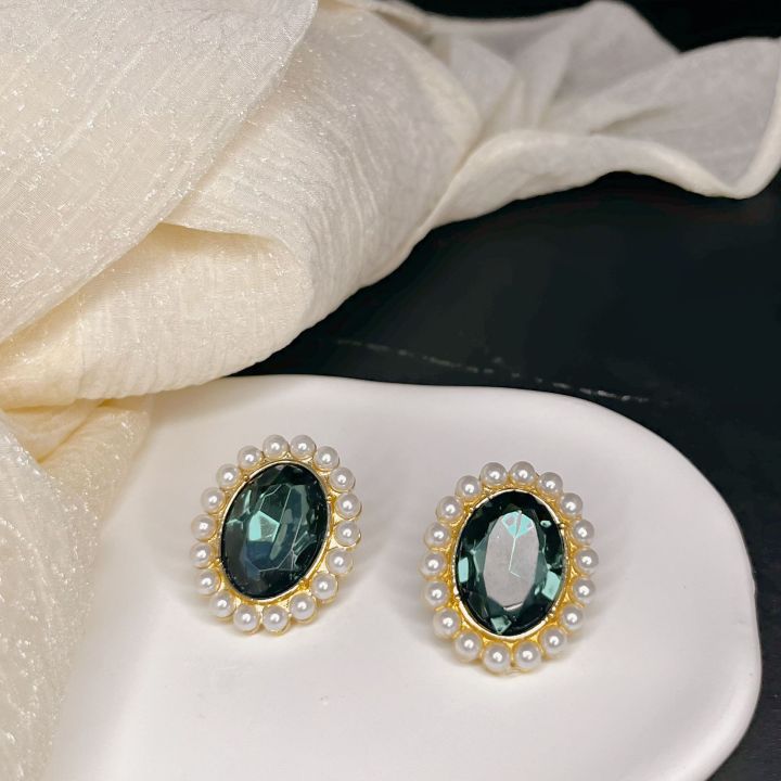 Vintage%20Medieval%20Double%20Layered%20Pearl%20Choker%20Necklace%20White%20Green%20Pearl%20Earrings%20Necklace%20Set%20-%20Image%207