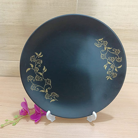 Exclusive%20Black%20beauty%20dinner%20plate%20%20and%20half%20plate%20-%20Image%204