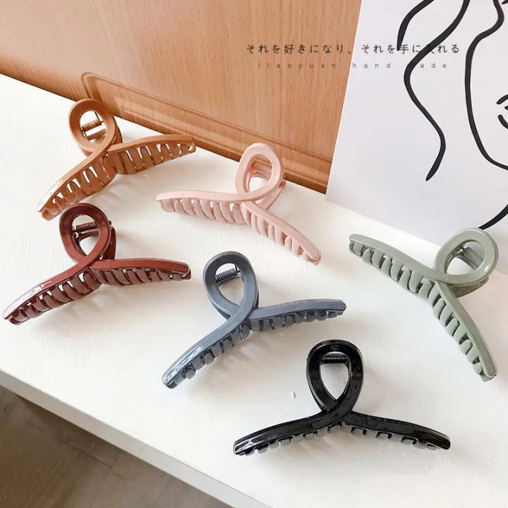 Women%20Hair%20Clip%20Acrylic%20Hairpins%20/Cross%20Transparent%20Hair%20Crab%20Claws%20/Morandi%20Color%20Intersect%20Large%20Hair%20Claws%20/Geometric%20Hollow%20Minimalist%20Claws%20Hair%20Clip%20/%20Bath%20Hair%20Accessories%20-%20Image%208