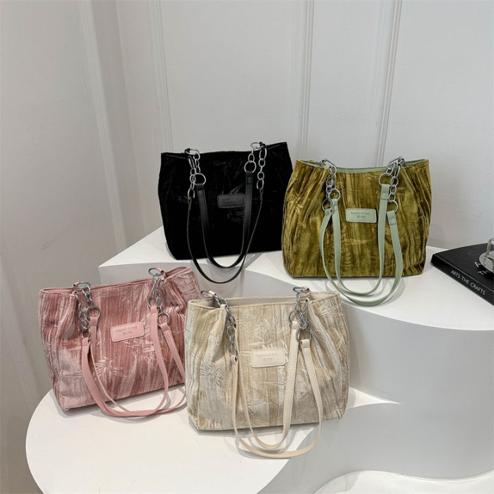 Aesthetic%20personality%20fashion%20tote%20bag%20women's%202024%20summer%20new%20large-capacity%20commuting%20versatile%20shoulder%20bag%20trendy%20women's%20bag%20-%20Image%204