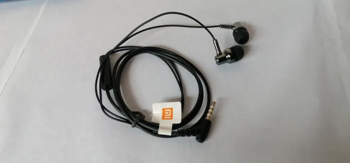 Piston%20In-Ear%20Earphone%20For%20MI%20and%20all%20types%20of%20smartphones%20-%20Image%204