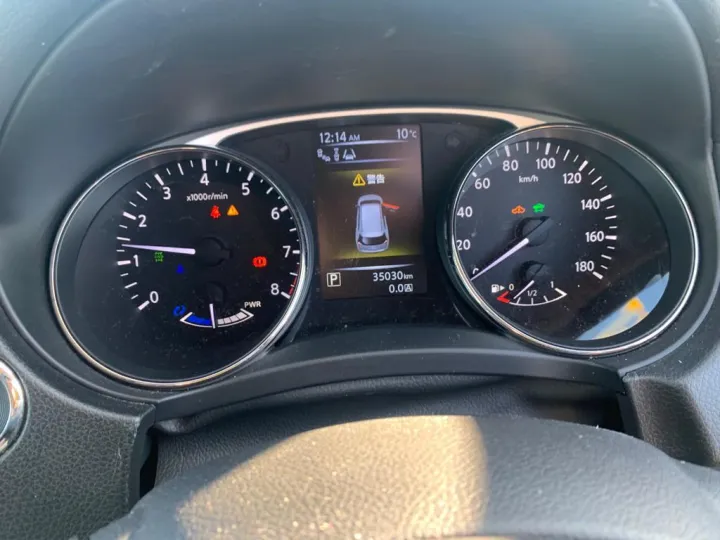 NISSAN%20X-Trail%20Hybrid%202015%20MODE%20PREMIUM%20with%20Sun%20roof%20-%20Image%207