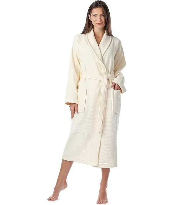 Cozy%20Comfort:%20Women%E2%80%99s%20Cotton%20Crepe%20Bathrobe%20with%20Fluffy%20Absorbency%20-%20Image%202