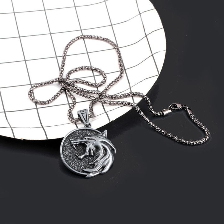 Witcher%20Wolf%20Head%20Witcher%20Pendant%20Necklace%20Accessory%20Necklace%20with%20Wild%20Hunt%203%20Figure%20TV%20Necklace%20-%20Image%207