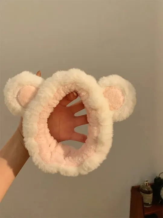 In%202023%20The%20New%20Sweet%20and%20Cute%20Bear%20Plush%20Face%20Wash%20Hair%20Band%20Female%20Cartoon%20Facial%20Mask%20Special%20Headband%20Four%20Seasons%20Gifts%20-%20Image%207