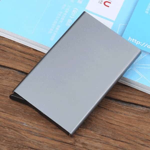 Protect%20your%20Card%20with%20Anti%20RFID%20Bank%20Debit/Credit/ATM%20Card%20Holder%20-%20Image%206