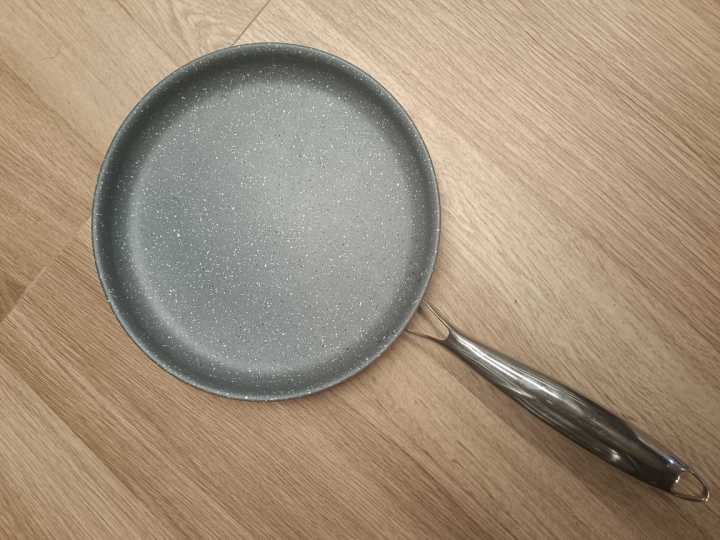 SKB%20Non%20Stick%20Dosa%20tawa%2026cm%20marble%20coating,%20stainless%20steel%20cooker%20-%20Image%202