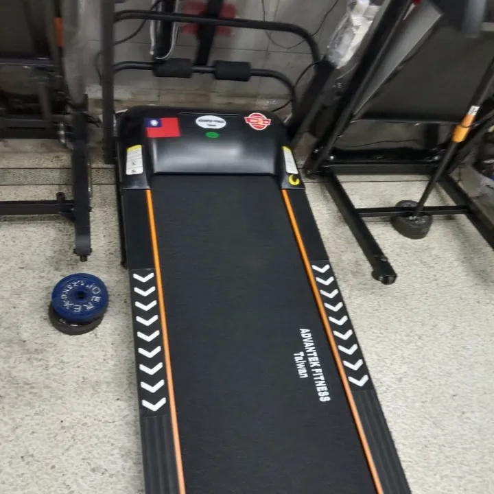 Motorized%20T600C%20Black%20,taiwan%205in1,Treadmill%20with%20Body%20Massager,%20Dumbbell%20Set%20-%20Image%203