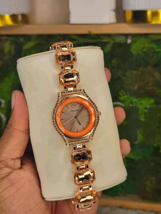 Stylish%20&%20Fashionable%20%20Elegant%20Rhombus%20Mirror%20Original%20Quartz%20Ladies%20Watch%20-%20Image%207