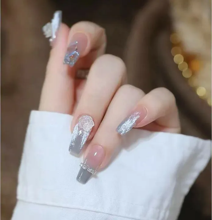 Beautiful%20fake%20nails%20for%20women%20-%20Image%204