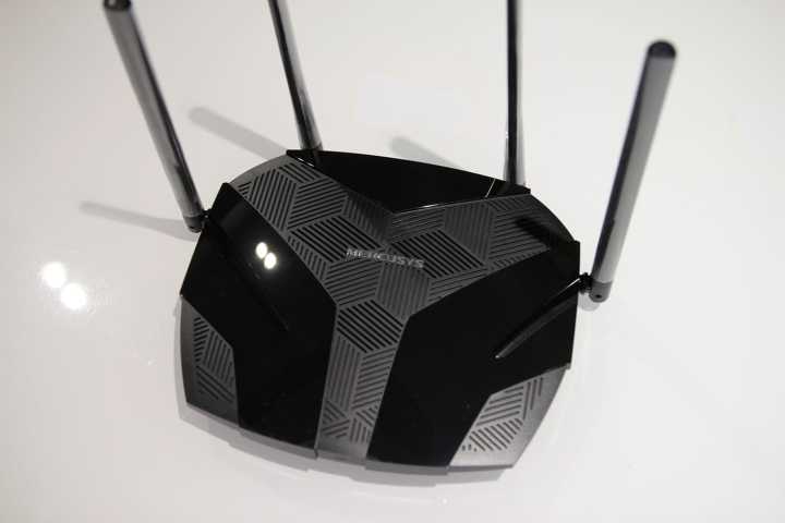 Mercusys%20MR80X%20V2.2%20AX3000%20Dual-Band%20Wi-Fi%206%20Gigabit%20Router%20WiFi%20Speed%20up%20to%202402Mbps/5GHz%20+%20574Mbps/2.4GHz,%20Gigabit%203%20LAN%20Ports,%201%20WAN%20Port%20Ideal%20for%20Gaming%20-%20Image%204