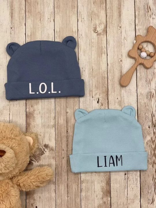 Personalized%20Baby%20Name%20Hat%20with%20Name%20Custom%20Newborn%20Nursery%20Beanie%20Bonnet%20Personnalis%C3%A9%20nom%20b%C3%A9b%C3%A9%20nouveau-n%C3%A9%20Cadeau%20de%20naissance%20-%20Image%205