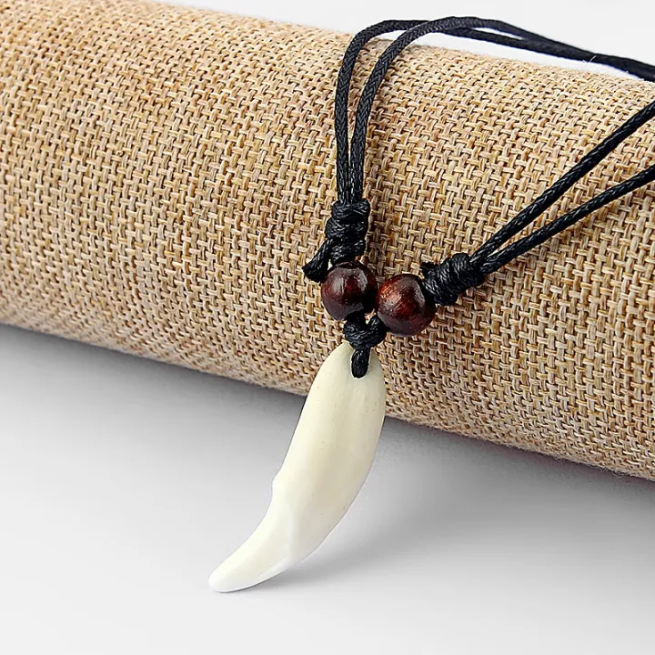 Men's Necklace Woman's Bone Pendant Tibetan Amulet Fangs Real Natural Tooth Vintage Tibet Wolf Tooth Charm White Brown Ecru