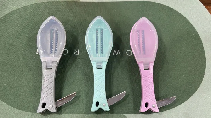 Fish%20Scraping%20Fishing%20Scale%20Brush%20Graters%20Fast%20Remove%20Fish%20cooking%20tool%20-%20Image%204