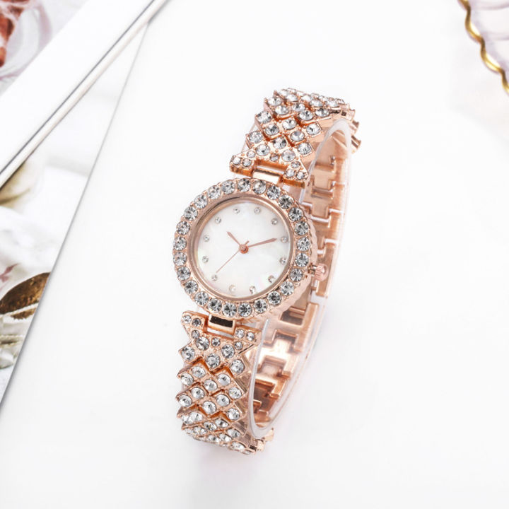Stylish%20Heart-shaped%20Jewelry%20and%20Quartz%20Watch%20Set%20for%20Women%20and%20Diamonds%20Luxury%20Ladies%20Magnetic%20Watch%20-%20Image%205