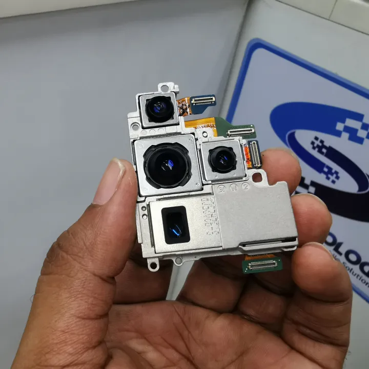 Samsung%20Galaxy%20S22%20Ultra%20Rear%20Camera%20Module%20%E2%80%93%20Used%20Original%20Replacement%20-%20Image%203