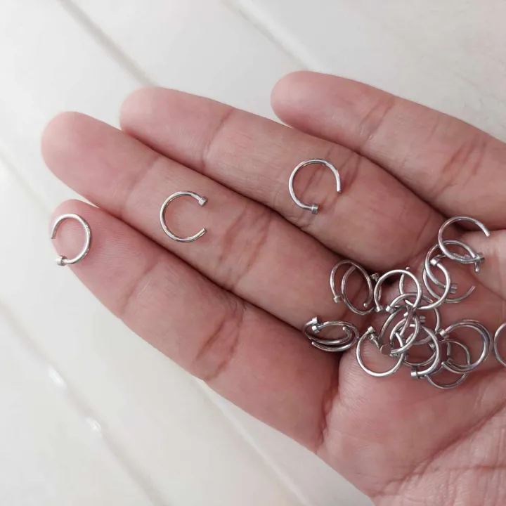 False%20Nose%20Ring%20Pierced%20Nose%20Pin%20-%20Image%203
