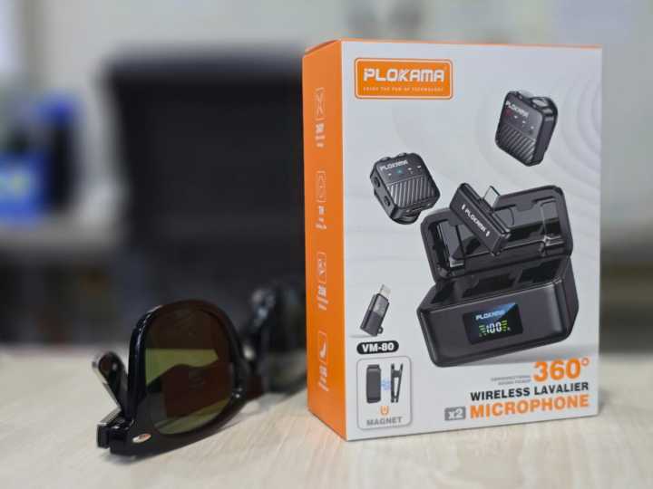 PLOKAMA%20VM-80%20Wireless%20Lavalier%20Microphone%20Set%20%E2%80%93%20Professional%20Plug%20&%20Play%20Mic%20for%20Vlogging,%20Interview%20&%20Live%20Streaming%20%7C%20-%20Image%206
