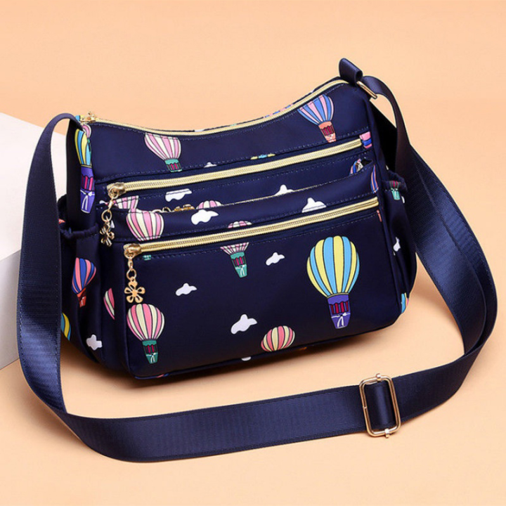 Korean%20sports%20travel%20shoulder%20bag%20-%20Image%202