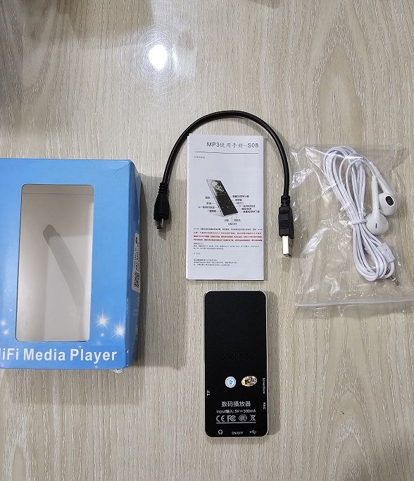 S08%20MP3%20MP4%20Music%20Player%208GB%20Button%20Touch%20Bluetooth%20FM%20-%20Image%205