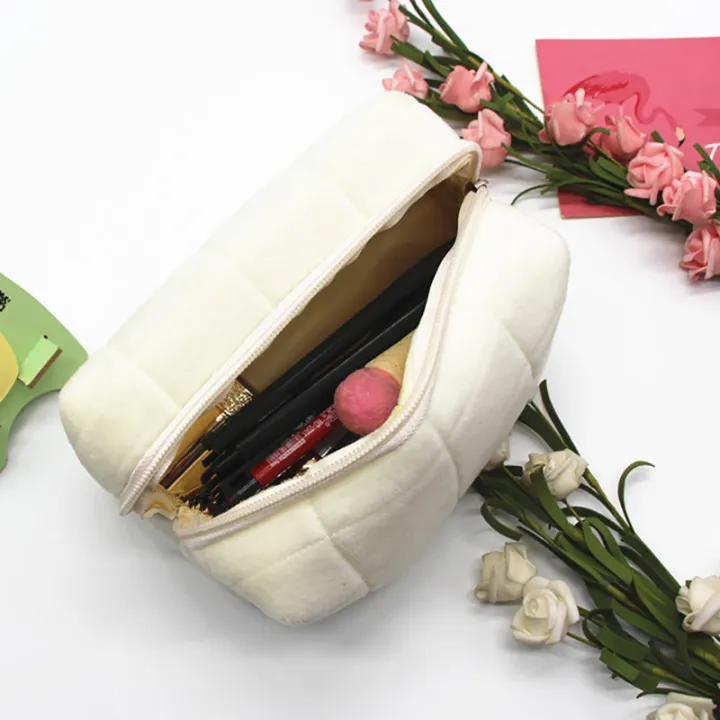 Cute%20Fur%20Makeup%20Bag%20For%20Women%20Zipper%20Large%20Solid%20Color%20Cosmetic%20Bag%20Travel%20Cosmetic%20Bags%20Cute%20Mini%20Zipper%20Toiletry%20Bag%20Watty%20Store%20-%20Image%203